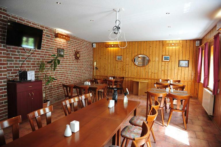 מלון Ravensbruck Gasthaus Zum Seestern מראה חיצוני תמונה